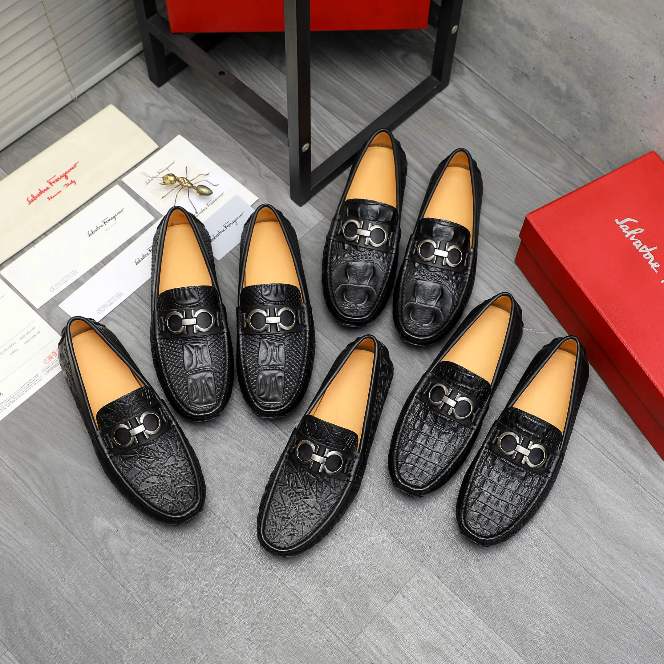 Men's shoes 💰p380 Product trademark: Ferragamo " Ferragamo ] Casual slip-on men's shoes Regular size: 38-45 Product material: Selected embossed cowhide upper, pigskin lining, rubber outsole